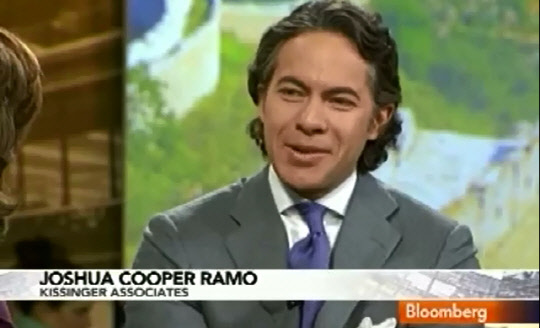 NBC가 2018년 평창동계올림픽에서 일본 옹호 발언을 한 조슈아 쿠퍼 라모를 해고 했다고 미국 매체가 보도했다. <블룸버그 유투브 영상 캡쳐>